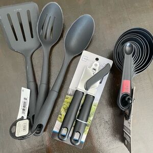 Assorted kitchen tools